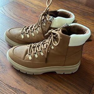 Dr Scholl’s canyon tan booties sz 6 M. Excellent condition